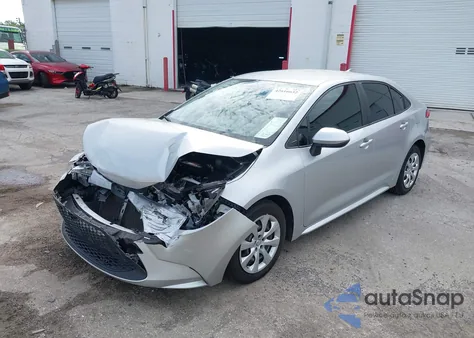 2020 Toyota Corolla Le z USA, uszkodzony, nr VIN JTDEPRAEXLJ113601